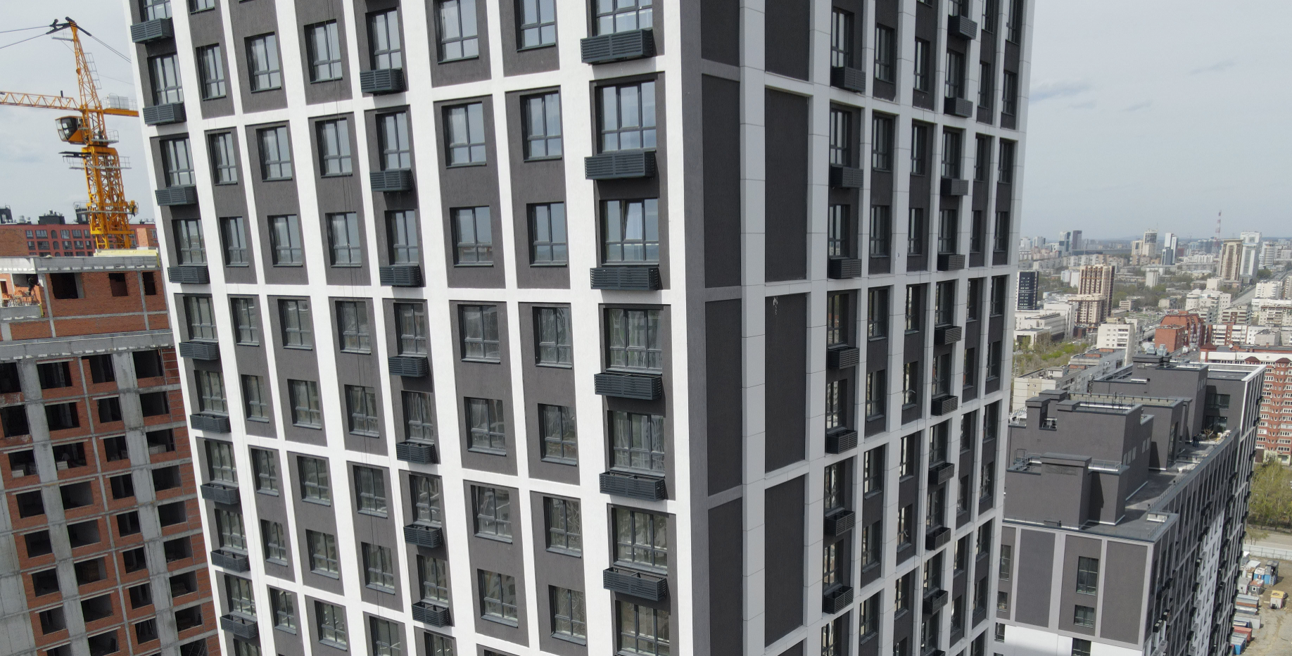 Изготовим и произведем монтаж любой формы и размеров под ваш фасад.